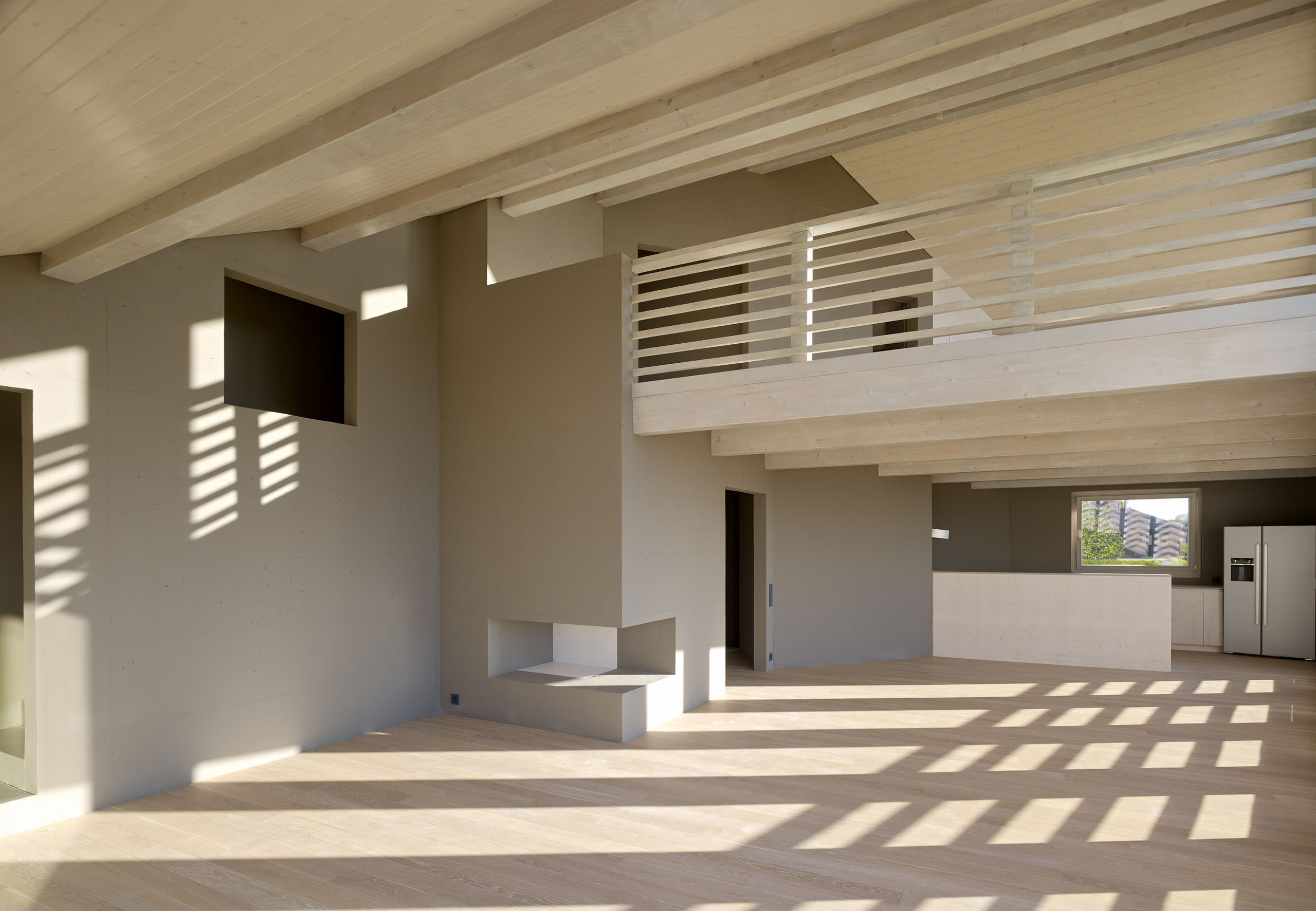 E13443 039385p j2560